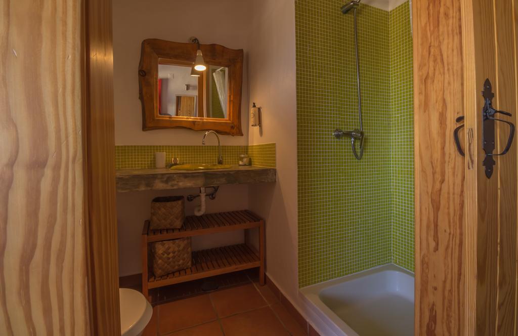 Bed and Breakfast Cerca Do Sul Сан-Теотониу Номер фото
